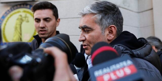 Vlad Oprea a anunțat pe Facebook că de luni revine la primăria Sinaia / Edilul fusese plasat în arest la domiciliu pentru că încălcase interdicțiile impuse în cadrul controlului judiciar