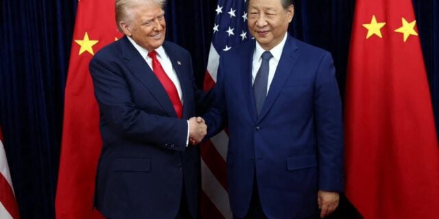 Trump anunţă după întâlnirea ”incredibilă” cu Xi Jinping reducerea tarifelor impuse Chinei de la 20% la 10% / ”Cantități uriașe de soia vor fi cumpărate imediat”