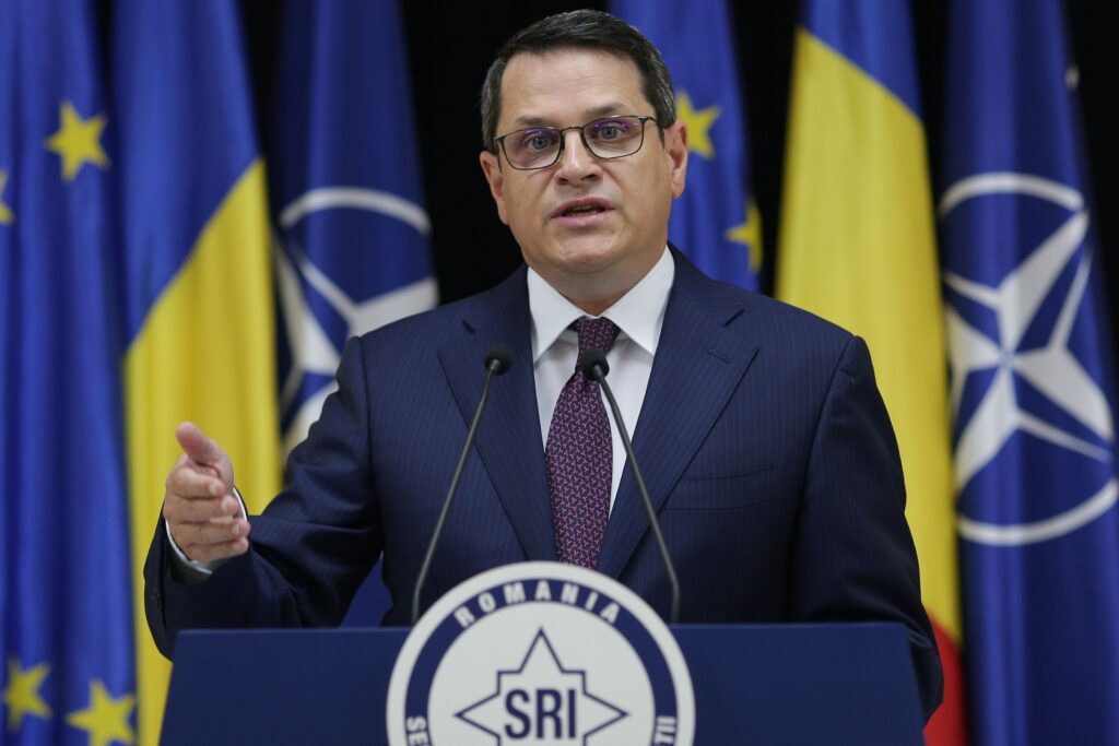 Compromisul lui Nicușor. Cum ar avea Cătălin Predoiu și Marius Lazurca cele mai mari șanse de a ajunge în fruntea SRI și SIE