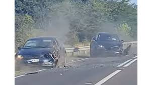 Accident rutier la Lețcani – coliziune între două autovehicule și microbuz, o persoană rănită